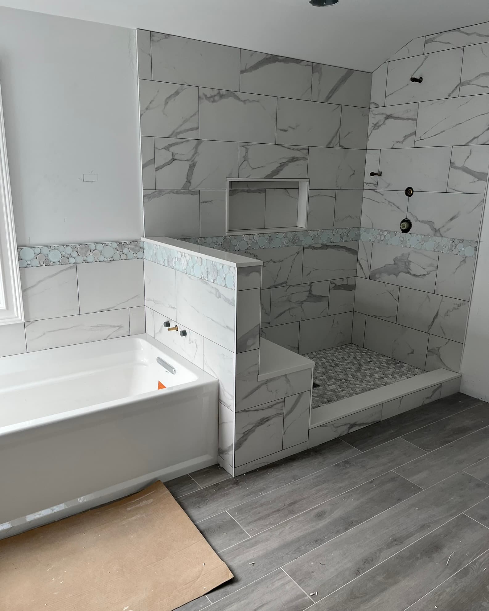 BuildBeauty shower tile work photo 28