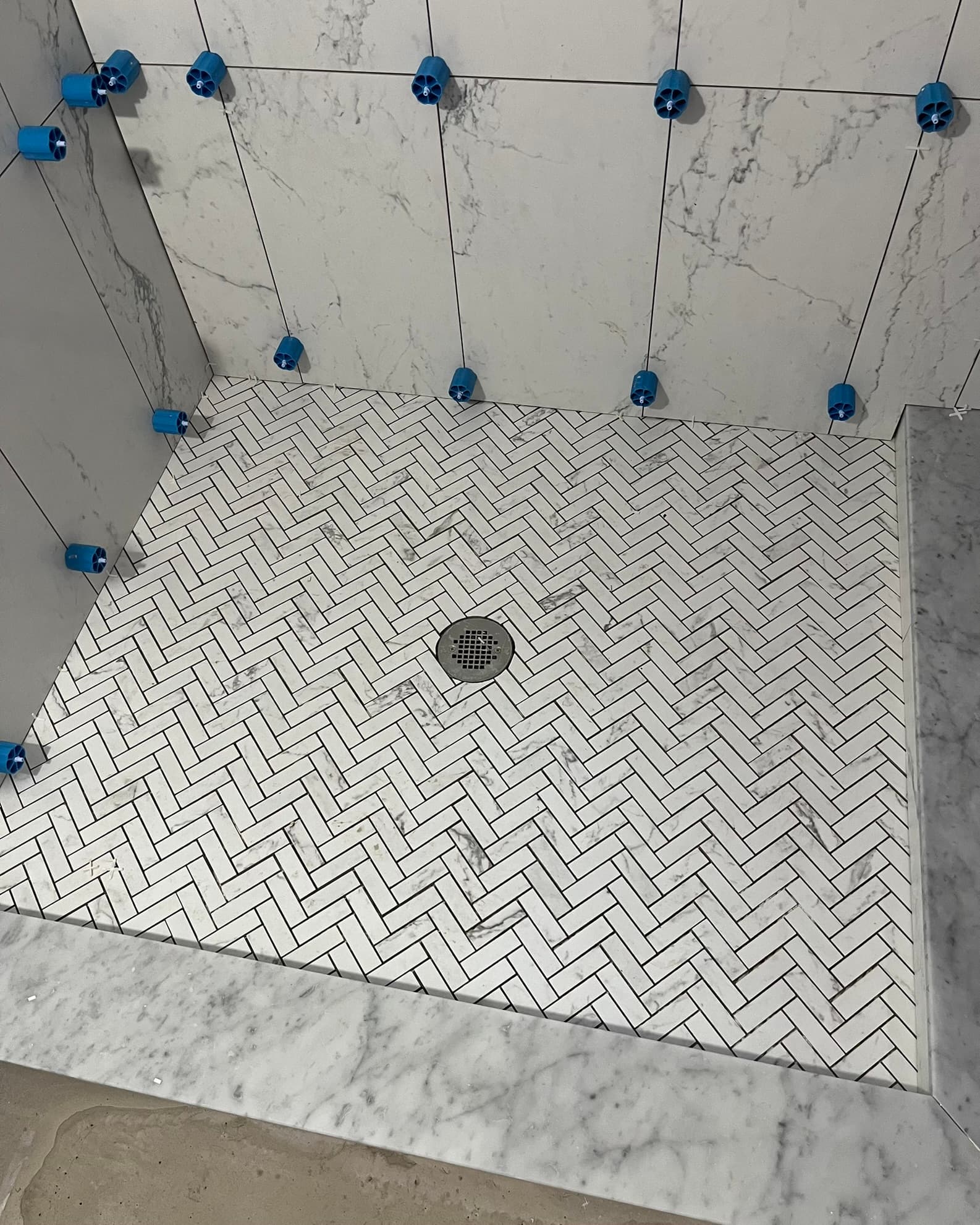 BuildBeauty shower tile work photo 33