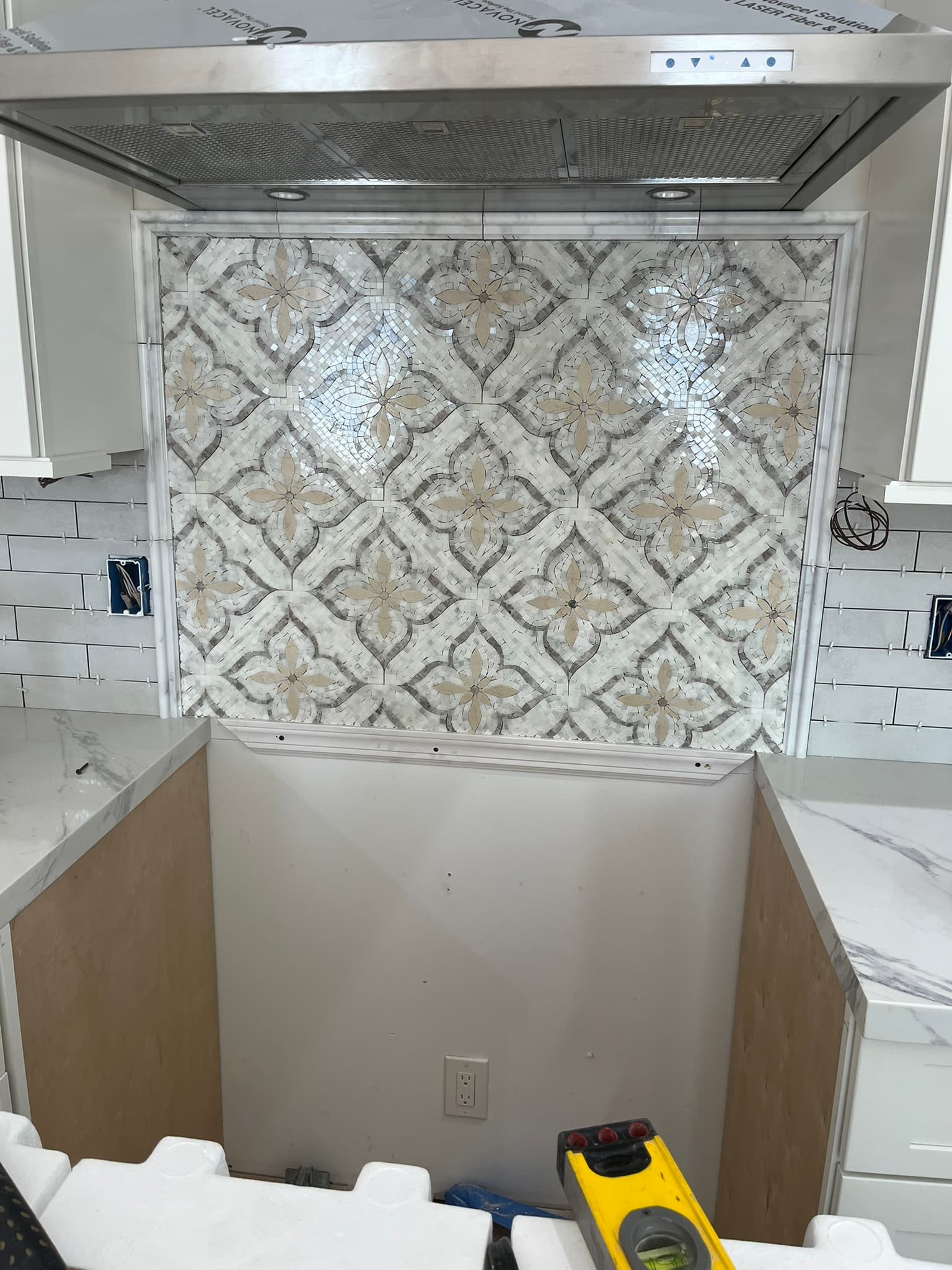 BuildBeauty backsplash tile work photo 34