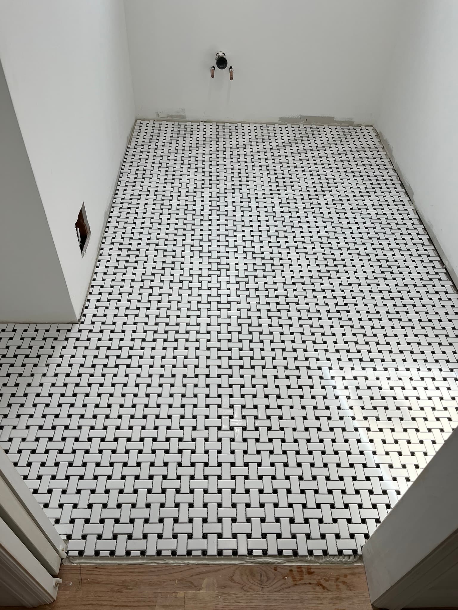 BuildBeauty shower tile work photo 69
