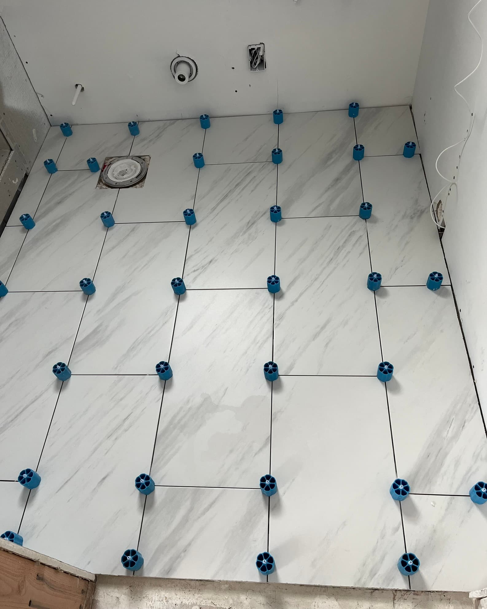 BuildBeauty shower tile work photo 85
